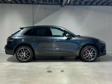 PORSCHE Macan S   Luftfederung   Abstandsregeltempostat