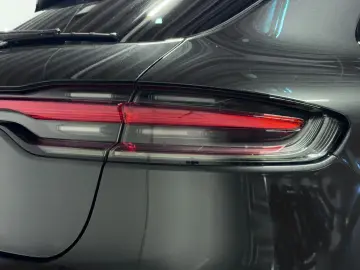 PORSCHE Macan S   Luftfederung   Abstandsregeltempostat