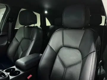 PORSCHE Macan S   Luftfederung   Abstandsregeltempostat