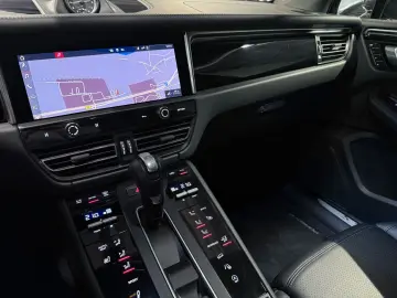 PORSCHE Macan S   Luftfederung   Abstandsregeltempostat