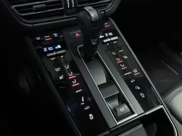 PORSCHE Macan S   Luftfederung   Abstandsregeltempostat