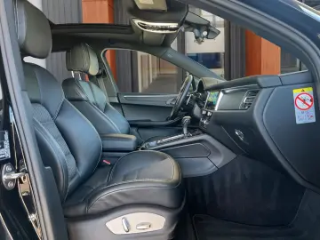 PORSCHE Macan T III Gen. Panorama Bose Kamera