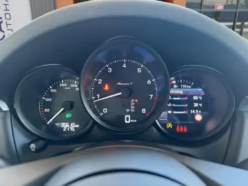 PORSCHE Macan T III Gen. Panorama Bose Kamera