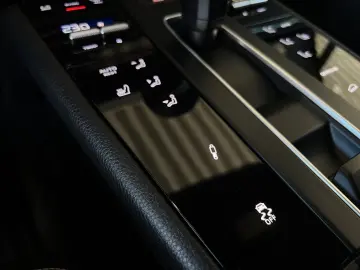 PORSCHE Macan T III Gen. Panorama Bose Kamera