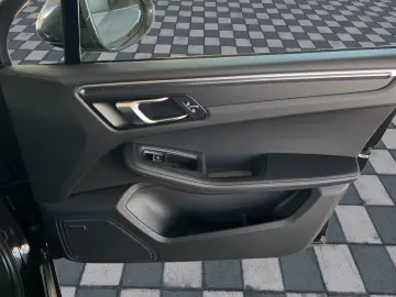 PORSCHE Macan T III Gen. Panorama Bose Kamera