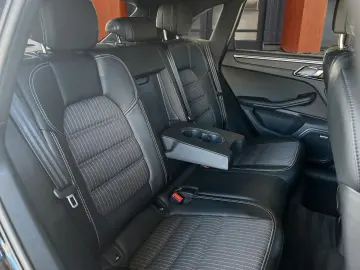 PORSCHE Macan T III Gen. Panorama Bose Kamera