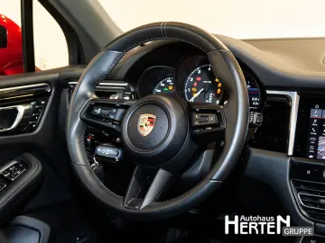 PORSCHE Macan 2.0T PANO R-KAMERA LUFTFEDERUNG BOSE AHK