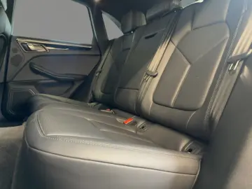 PORSCHE Macan 2.0T AHK Pano Kamera Navi LED DAB