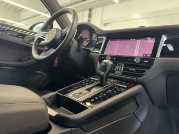 PORSCHE Macan 2.0T AHK Pano Kamera Navi LED DAB
