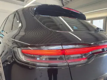 PORSCHE Macan 2.0T AHK Pano Kamera Navi LED DAB