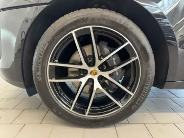 PORSCHE Macan 2.0T AHK Pano Kamera Navi LED DAB