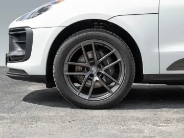 PORSCHE Macan T Standheizung 18 Wege Sitze AHK LED