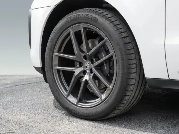 PORSCHE Macan T Standheizung 18 Wege Sitze AHK LED