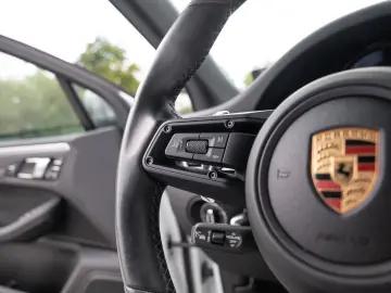 PORSCHE Macan T Standheizung 18 Wege Sitze AHK LED
