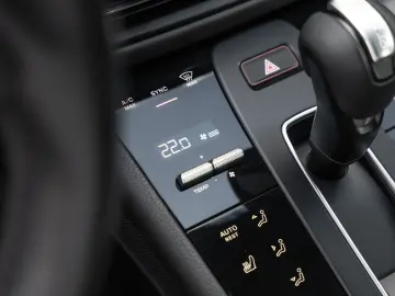 PORSCHE Macan T Standheizung 18 Wege Sitze AHK LED