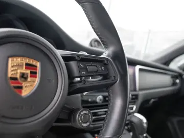 PORSCHE Macan T Standheizung 18 Wege Sitze AHK LED