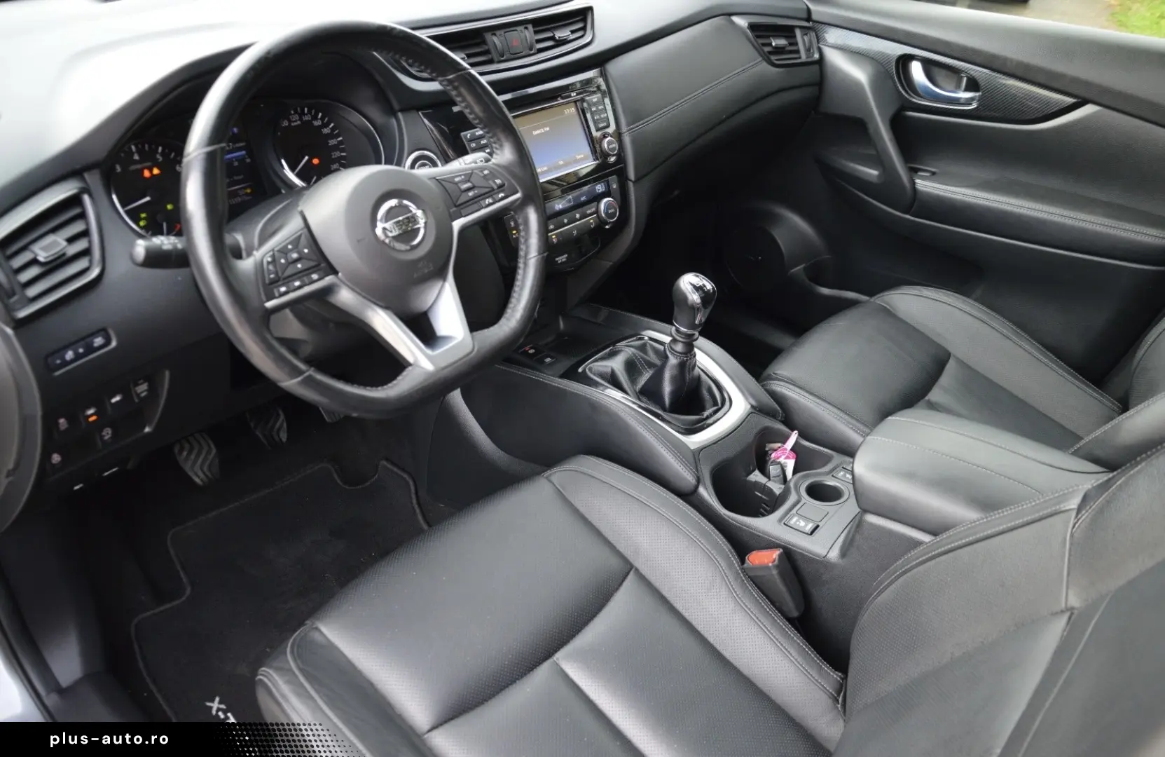Nissan X-Trail 1.6 benzină Tekna Full options