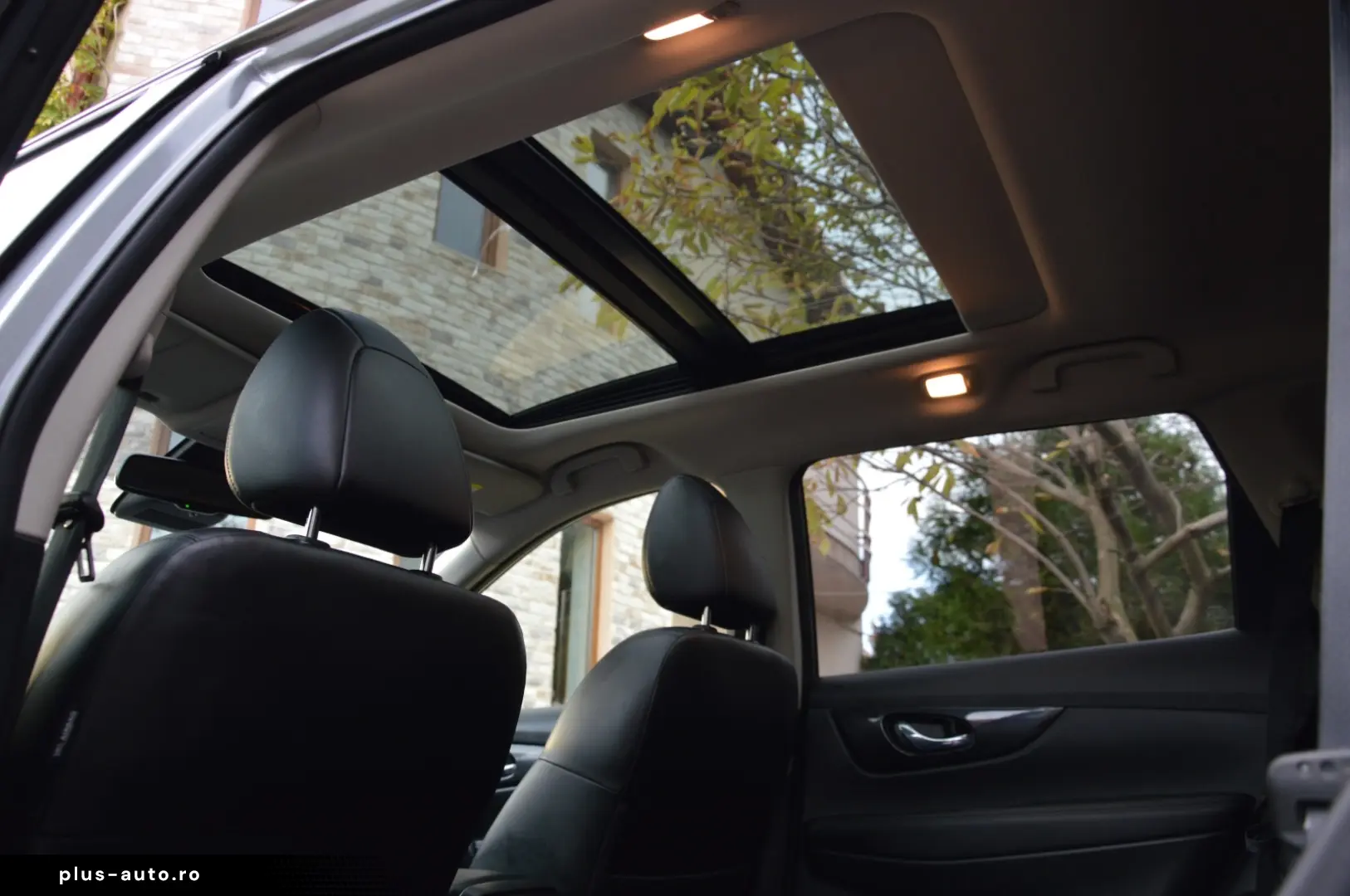 Nissan X-Trail 1.6 benzină Tekna Full options