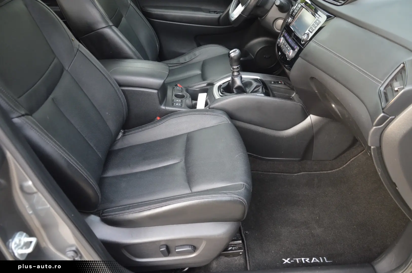 Nissan X-Trail 1.6 benzină Tekna Full options