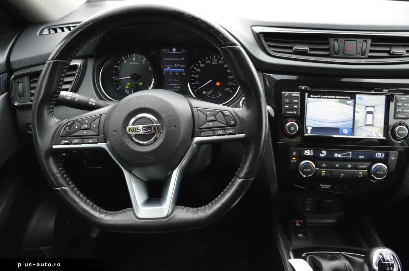 Nissan X-Trail 1.6 benzină Tekna Full options