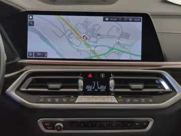BMW X5 xDrive40d M Sport Navi AHK 360  SHZ DAB Navi