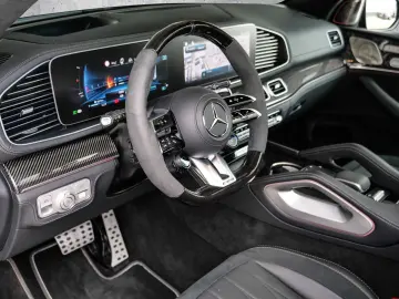 MERCEDES-BENZ GLS 800 Brabus Black