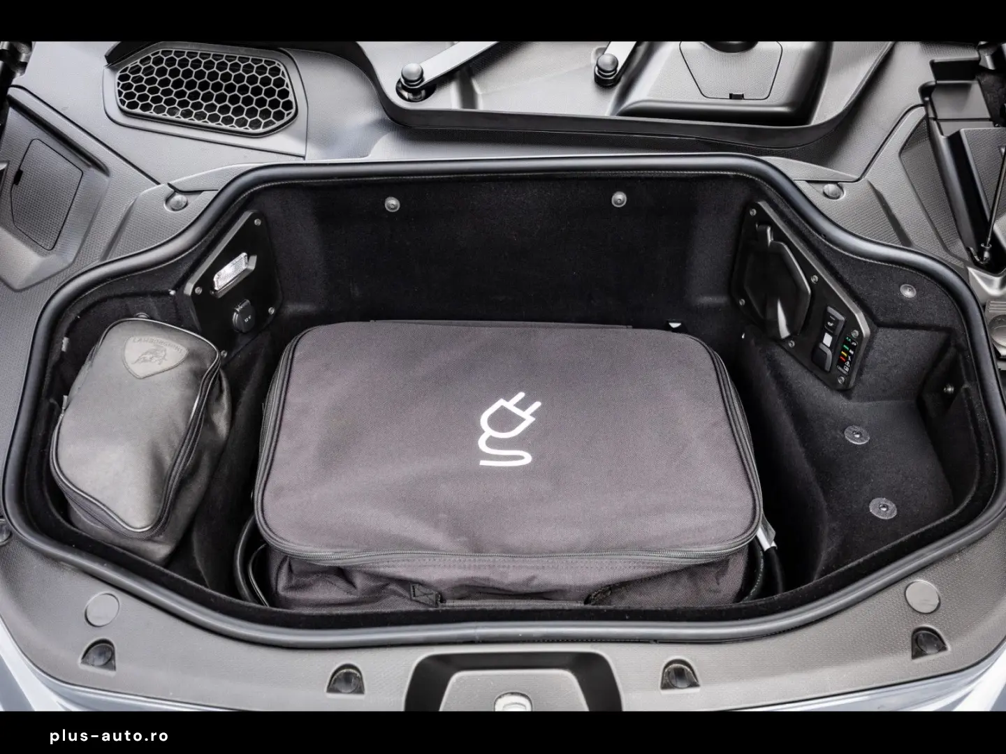 LAMBORGHINI Revuelto  GRIGIO TELESTO PPF CARBON SONUS LIFT