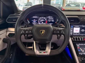 LAMBORGHINI Urus S ACC ANIMA HU PANO SOFTCLOSE 1.HAND MWST