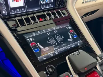 LAMBORGHINI Urus S ACC ANIMA HU PANO SOFTCLOSE 1.HAND MWST