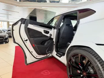 LAMBORGHINI Urus S ACC ANIMA HU PANO SOFTCLOSE 1.HAND MWST