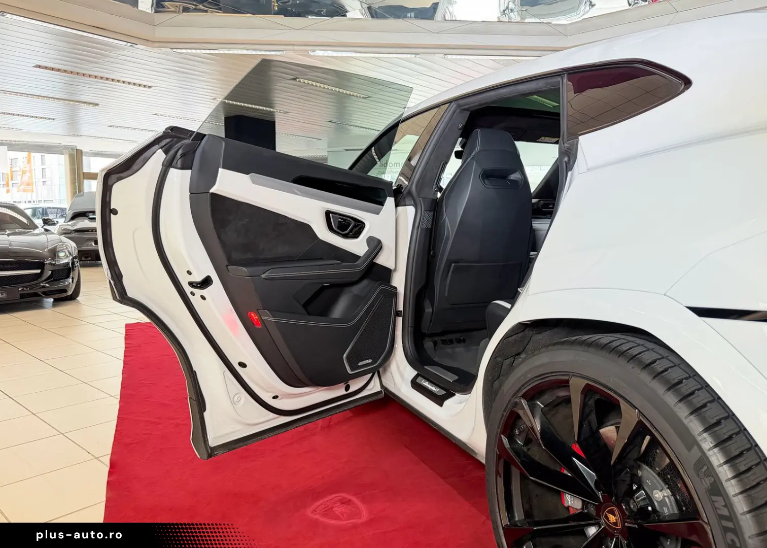 LAMBORGHINI Urus S ACC ANIMA HU PANO SOFTCLOSE 1.HAND MWST