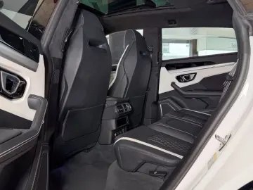 LAMBORGHINI Urus S ACC ANIMA HU PANO SOFTCLOSE 1.HAND MWST