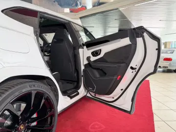 LAMBORGHINI Urus S ACC ANIMA HU PANO SOFTCLOSE 1.HAND MWST