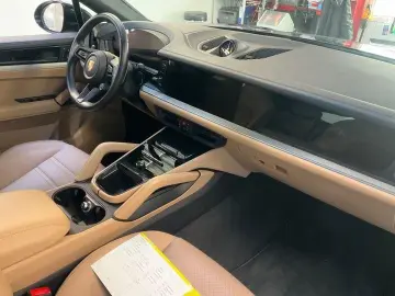 PORSCHE Cayenne Coupe E-Hybrid   Design   Chrono   Inno