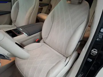 Mercedes-Benz EQS 450  SUV AMG Business Class Hyperscreen