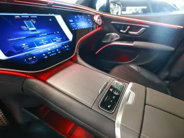 Mercedes-Benz EQS 450  SUV AMG Sport Premium  Hyperscreen