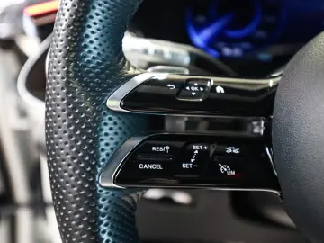 Mercedes-Benz EQS 450  SUV AMG Sport Premium  Hyperscreen