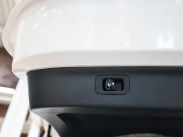 Mercedes-Benz EQS 450  SUV AMG Sport Premium  Hyperscreen