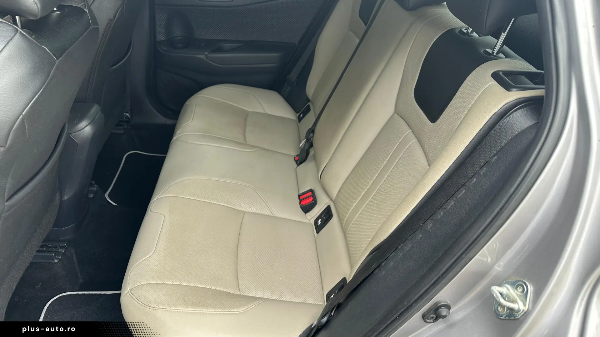Toyota C-HR Hibrid 1.8 Benzina 122 CP An 2018