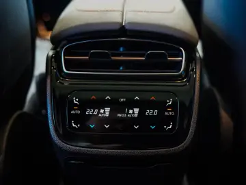 Mercedes-Benz EQS 450   AMG NIGHT AIRM PANO DESIGNO