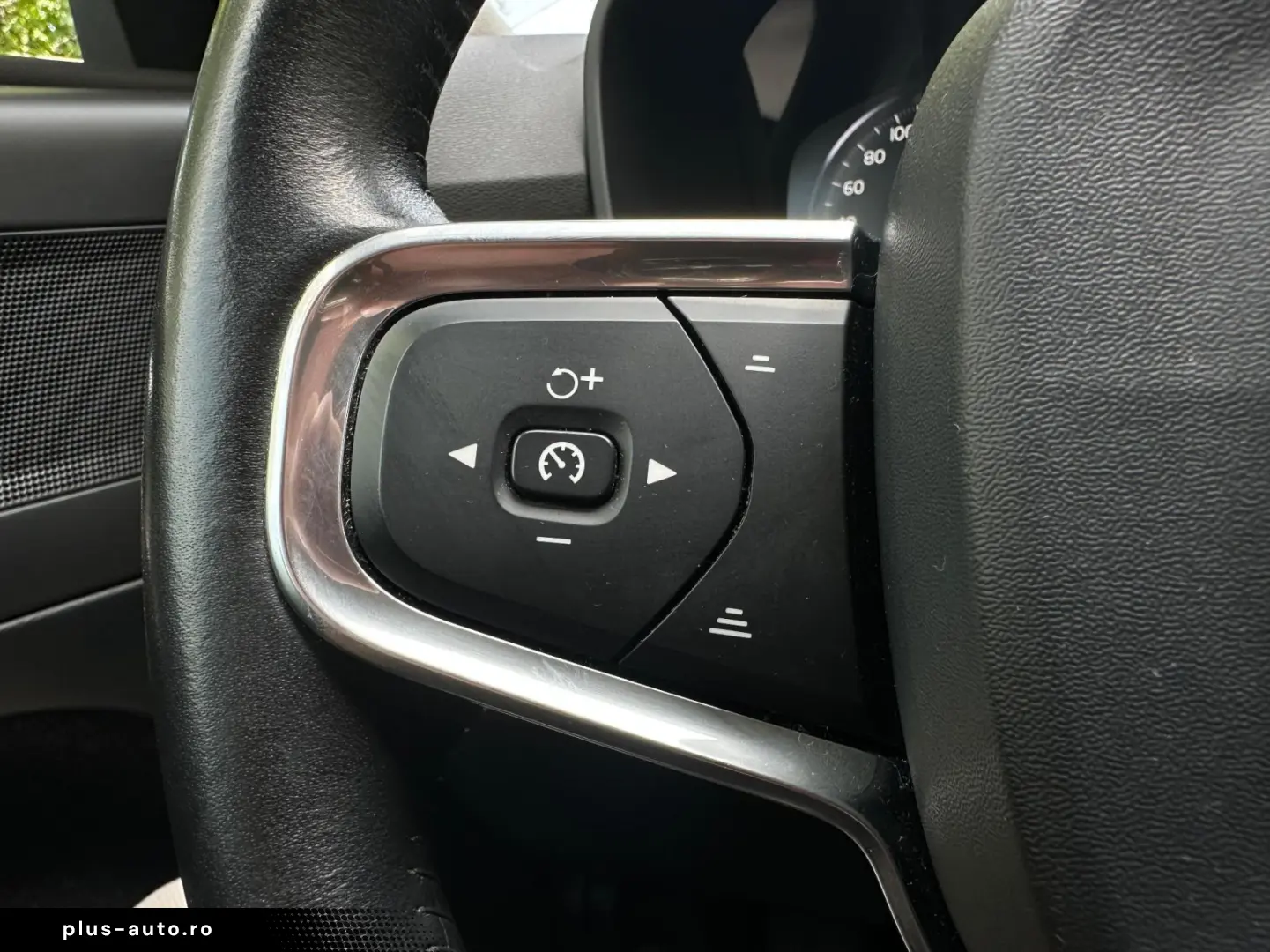 VOLVO XC40 2019 — imagine 11