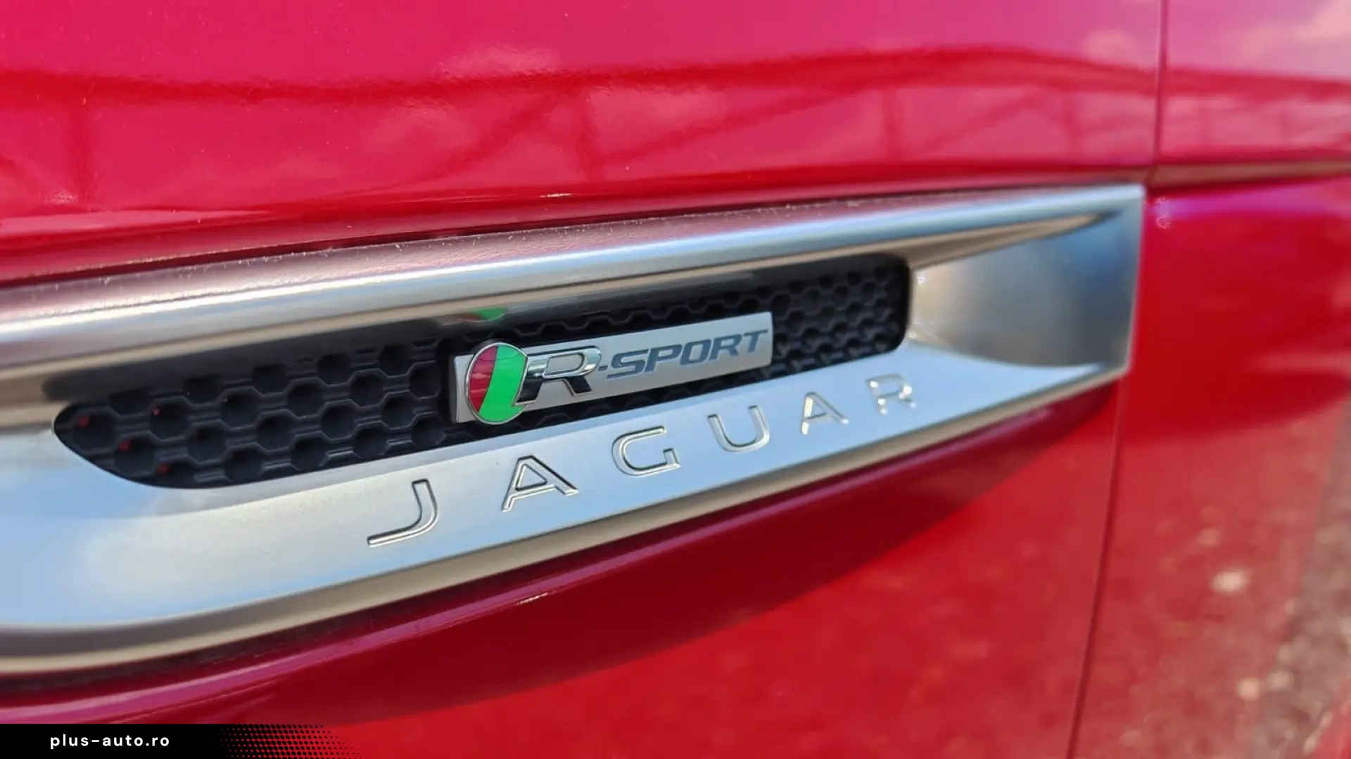 Jaguar F-Pace R-Dynamic 4x4 Diesel 2017 - Rate   Credit   Ga