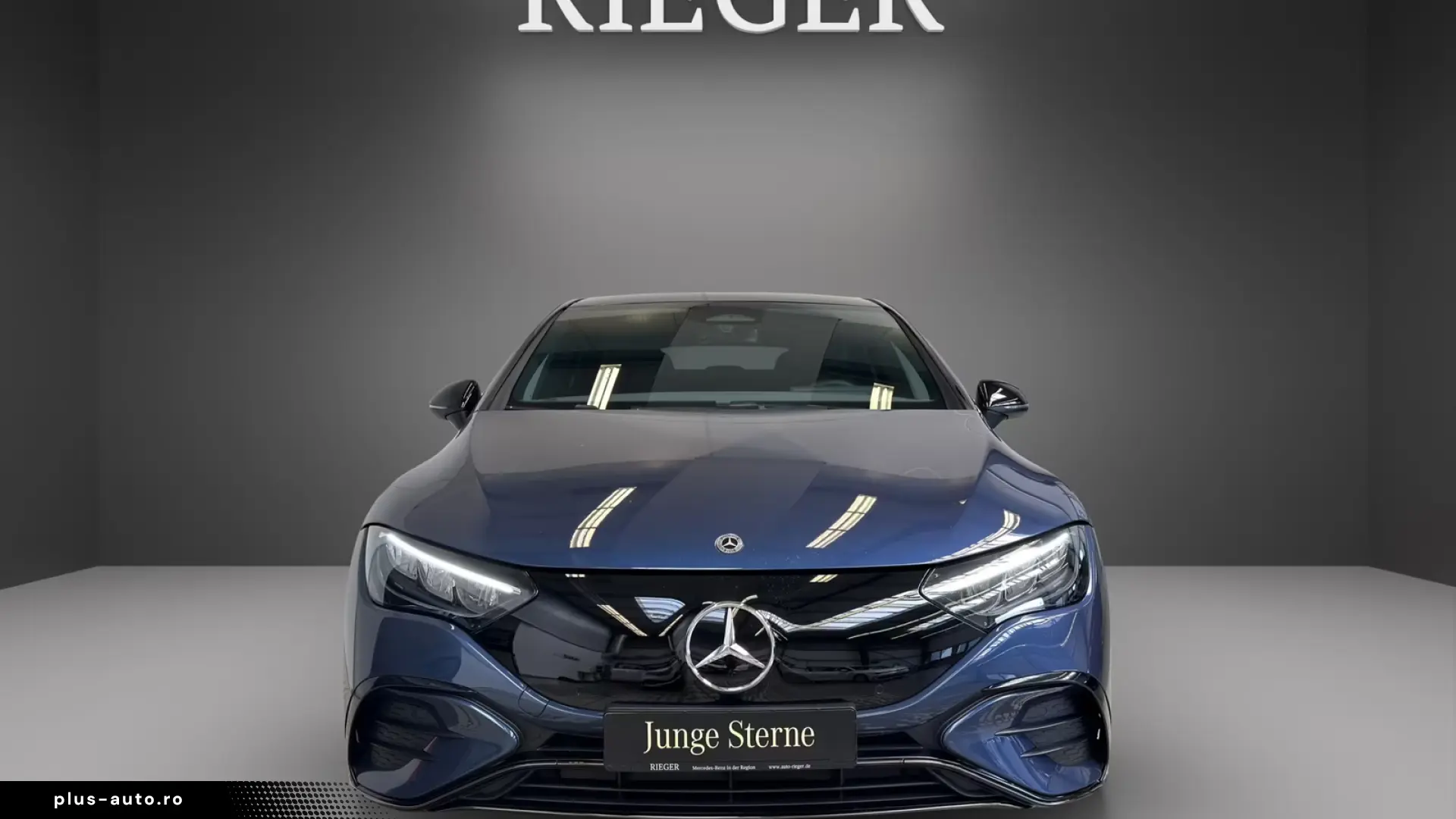Mercedes-Benz EQE 300 AMG Exterior Panoramic
