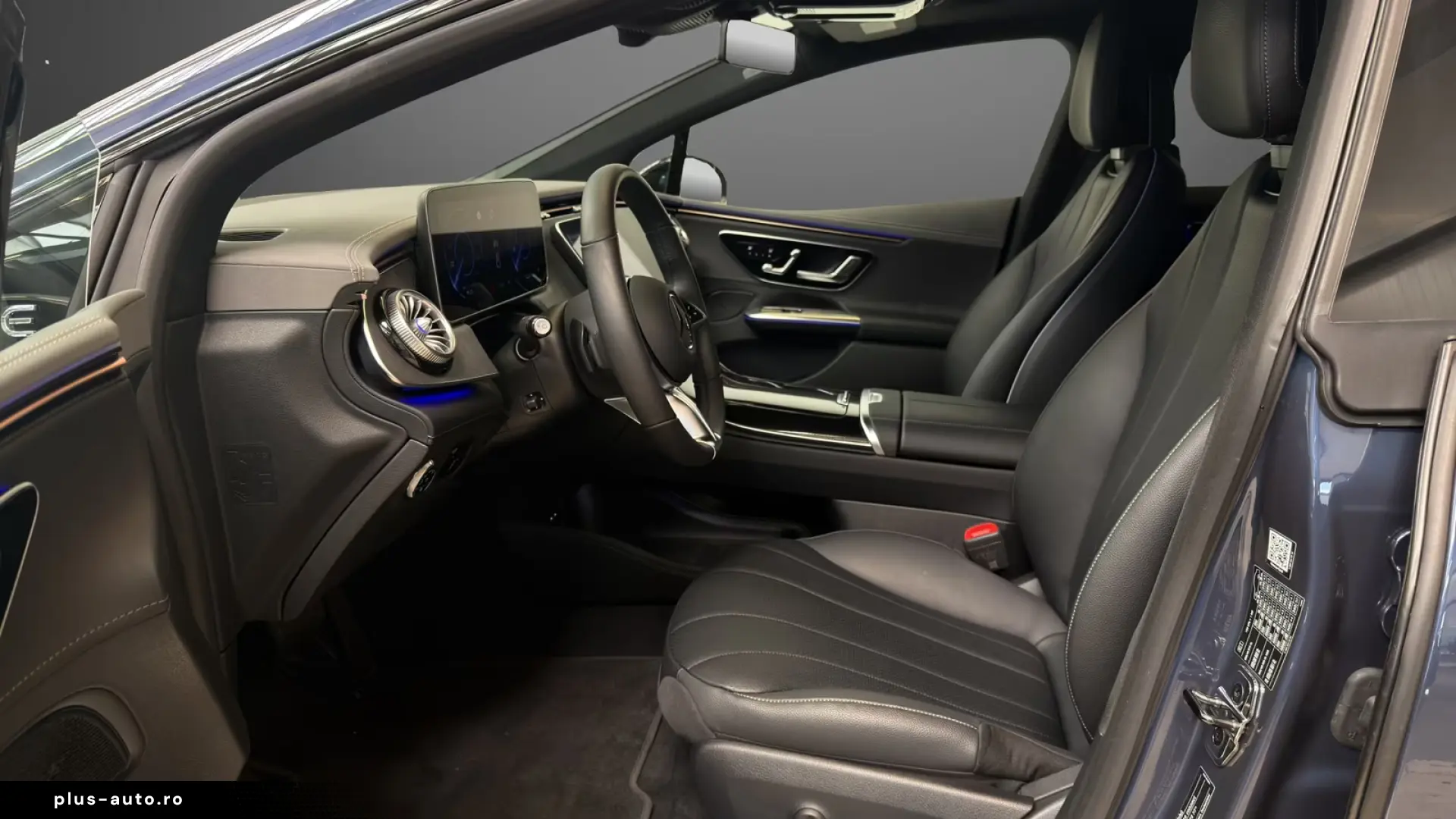 Mercedes-Benz EQE 300 AMG Exterior Panoramic