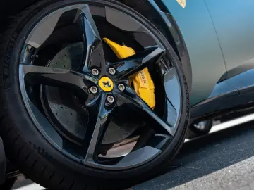 FERRARI Purosangue  ATELIER FULL CARBON MASSAGE FULL