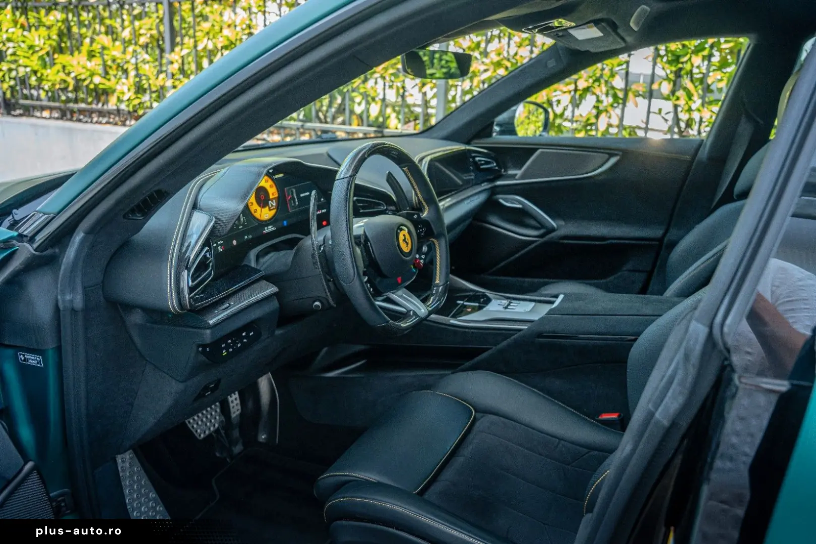FERRARI Purosangue  ATELIER FULL CARBON MASSAGE FULL