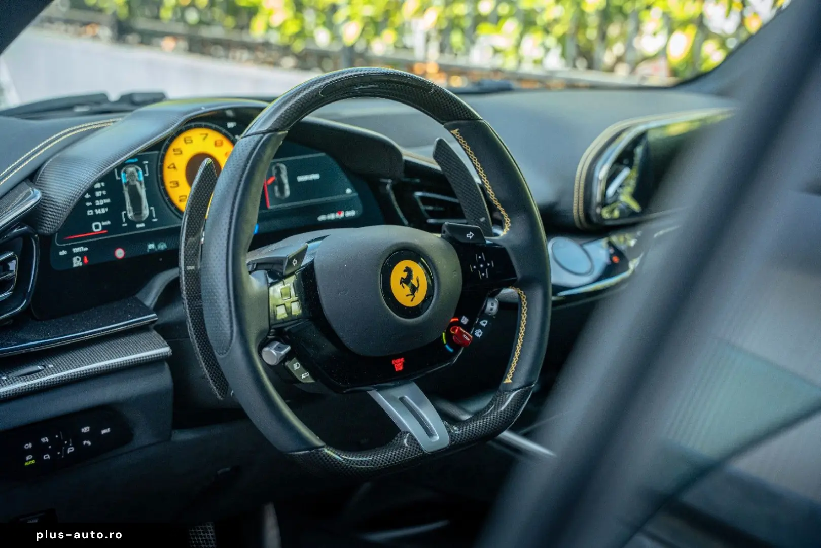 FERRARI Purosangue  ATELIER FULL CARBON MASSAGE FULL