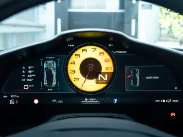 FERRARI Purosangue  ATELIER FULL CARBON MASSAGE FULL