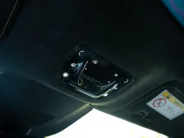 FERRARI Purosangue  ATELIER FULL CARBON MASSAGE FULL