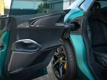 FERRARI Purosangue  ATELIER FULL CARBON MASSAGE FULL